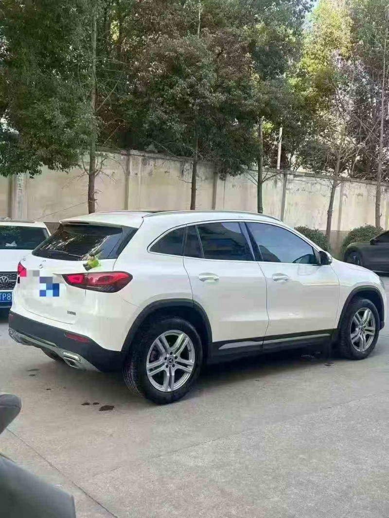 淮北23年奔驰GLA8