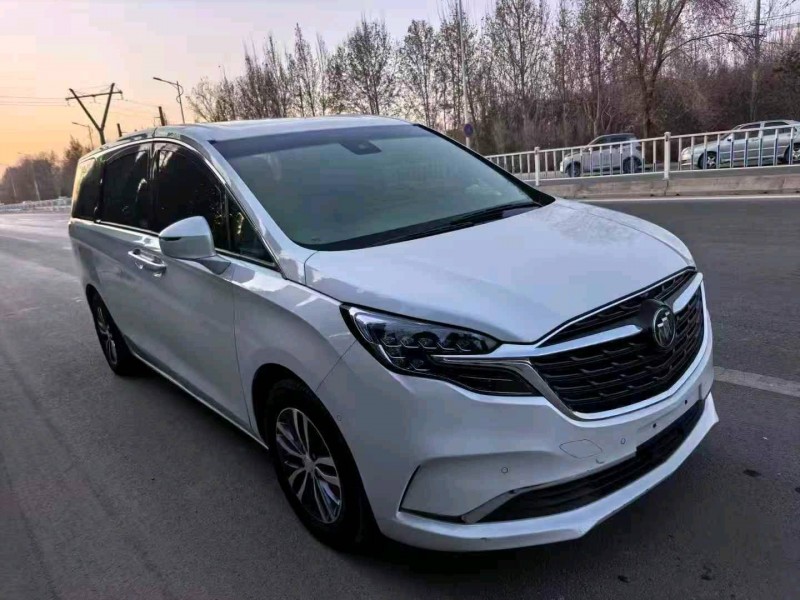 滨州21年别克GL82