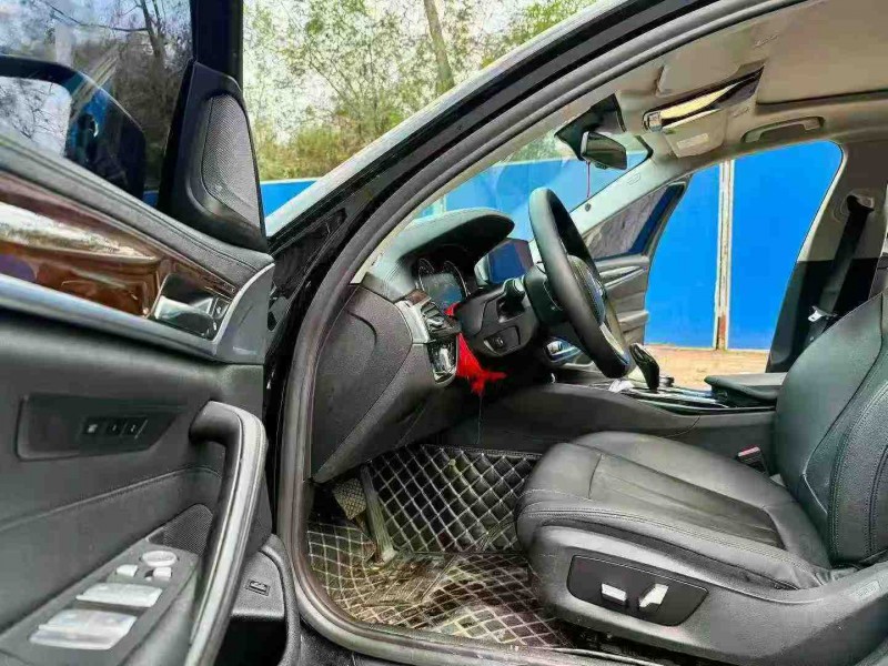 南宁18年宝马5系4