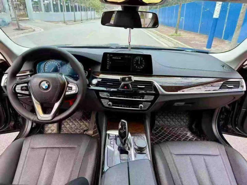 南宁18年宝马5系5