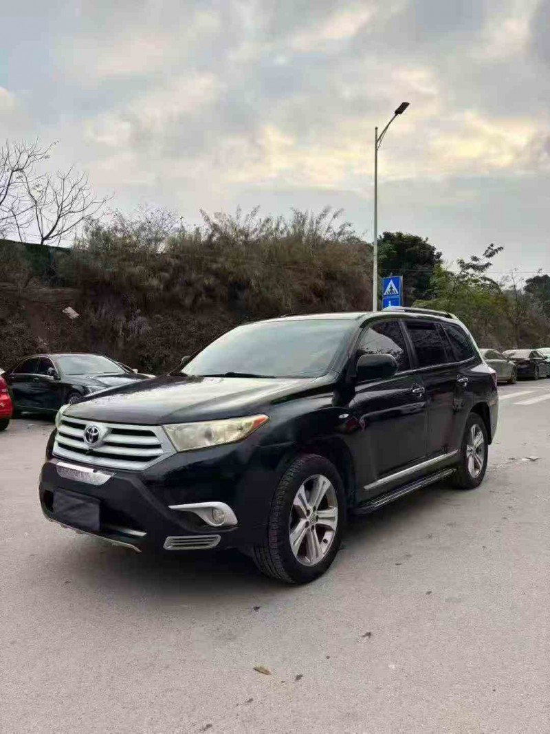 南宁13年丰田汉兰达3