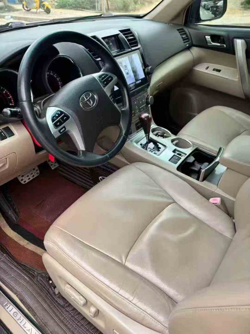 南宁13年丰田汉兰达4