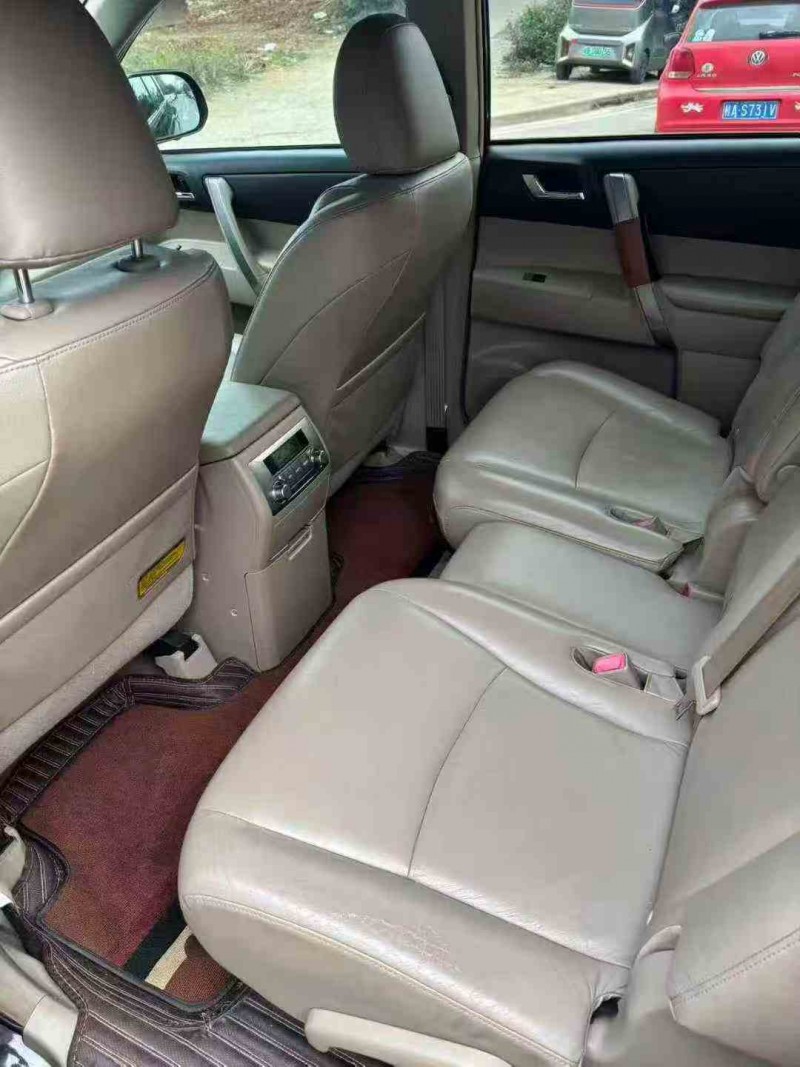 南宁13年丰田汉兰达6