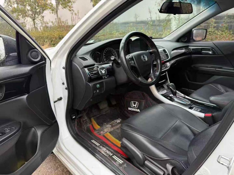 宜昌16年本田雅阁4