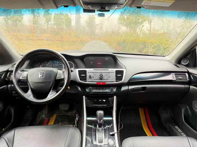 宜昌16年本田雅阁6