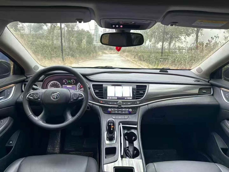 宜昌21年别克君越5