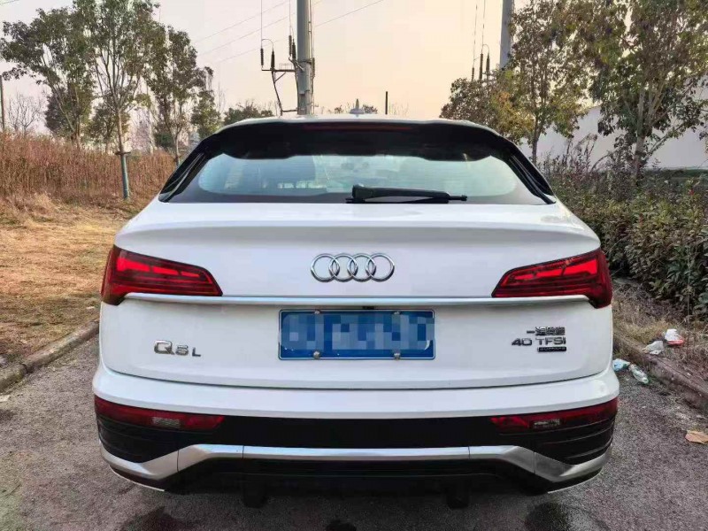 宜昌22年奥迪Q58