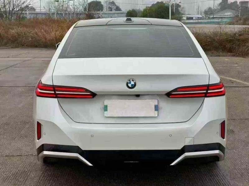 常德24年宝马5系9