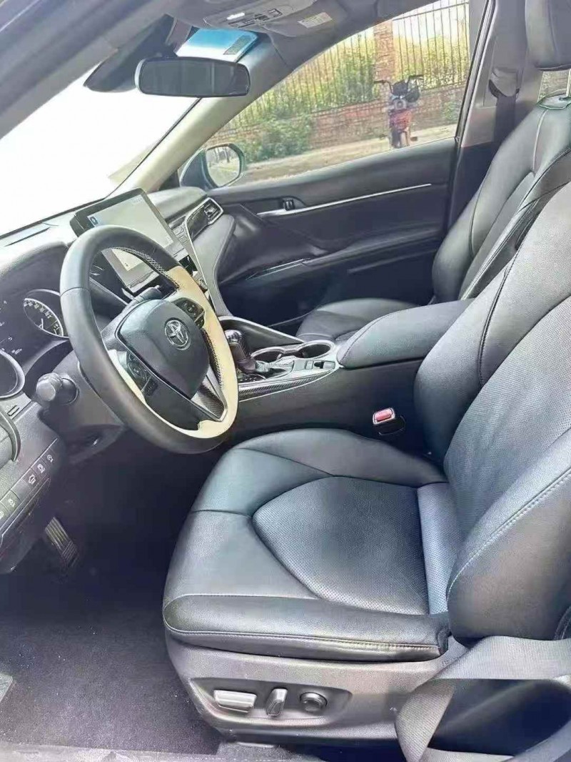 广州22年丰田凯美瑞7