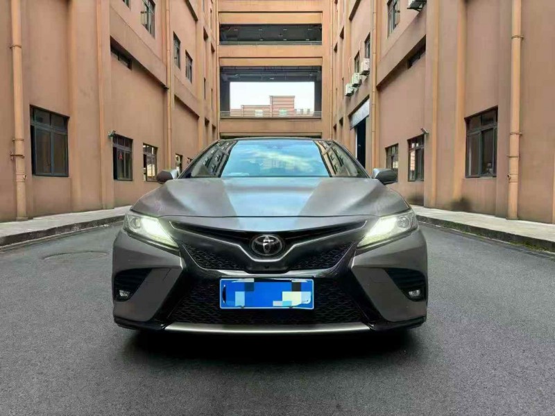 南京18年丰田凯美瑞1