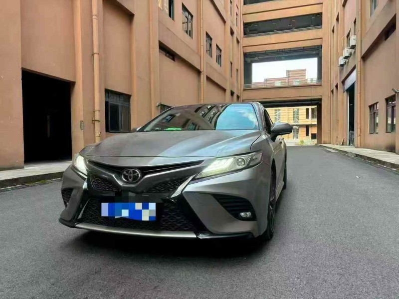 南京18年丰田凯美瑞2