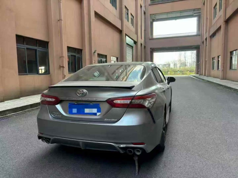 南京18年丰田凯美瑞8