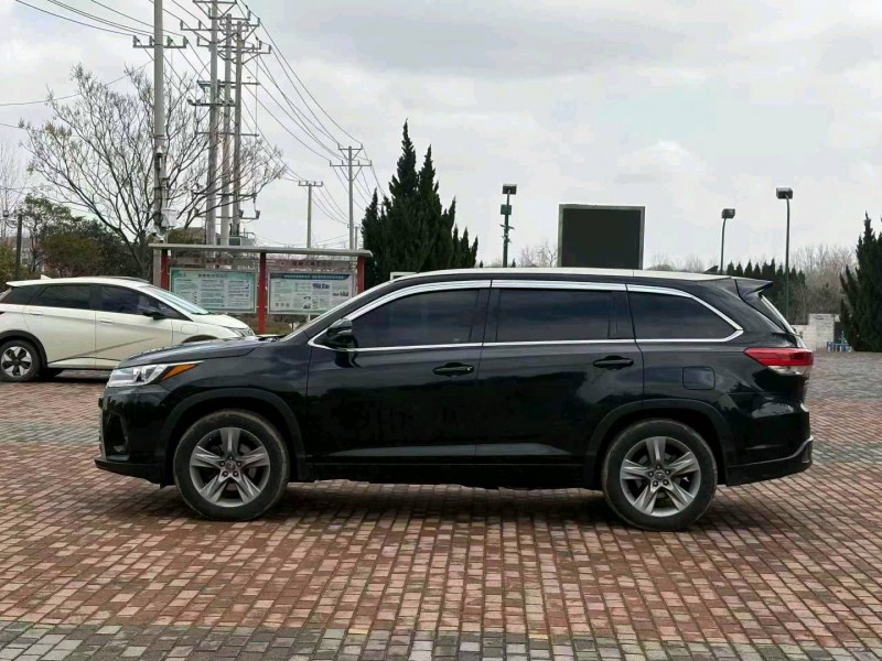 枣庄19年丰田汉兰达5