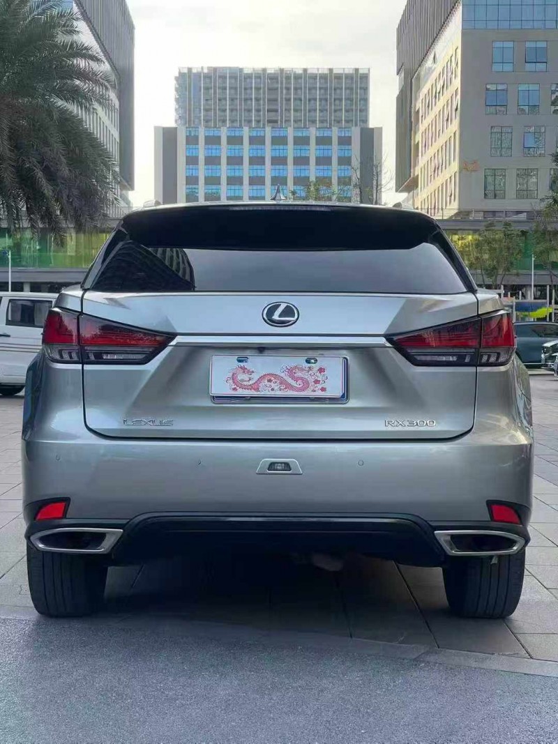 佛山22年雷克萨斯RX8