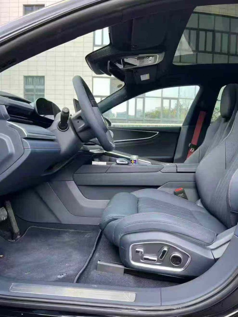 佛山25年极氪汽车0015