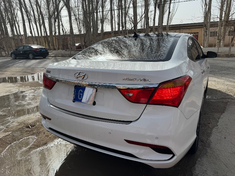 阿克苏19年现代名图5