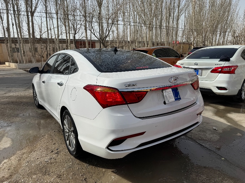 阿克苏19年现代名图6