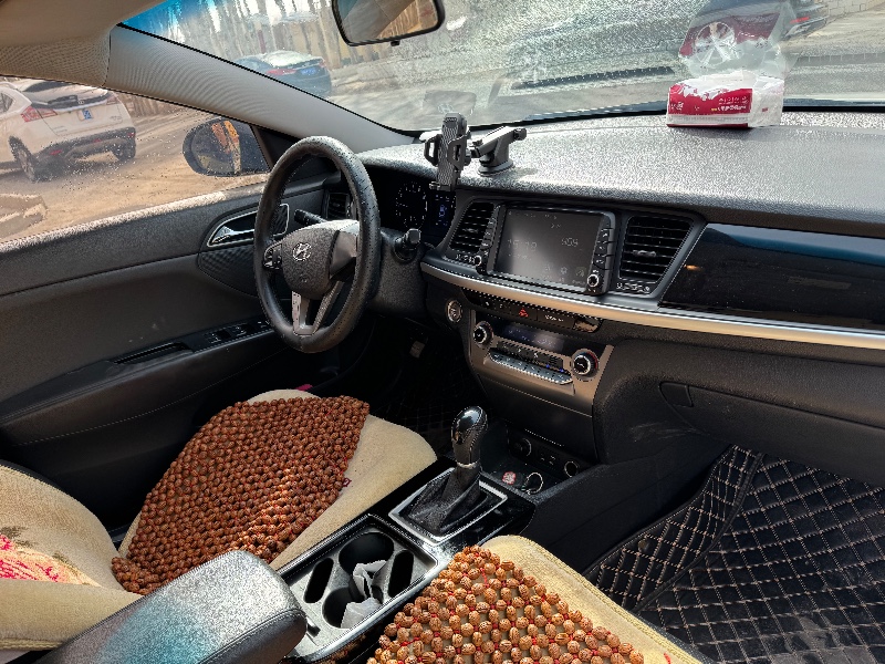 阿克苏19年现代名图8