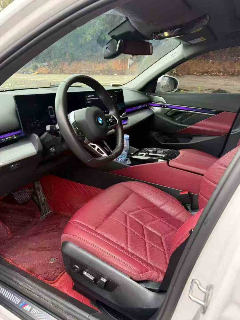 张家界24年宝马5系4