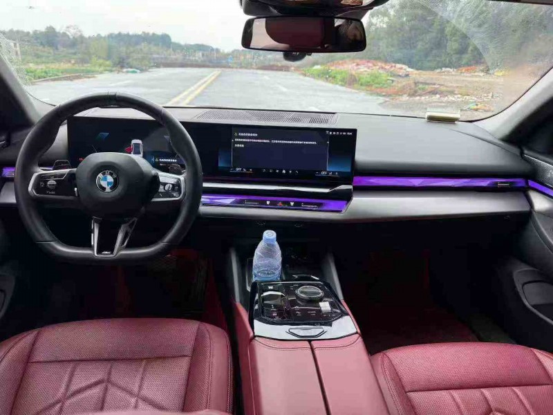 张家界24年宝马5系5