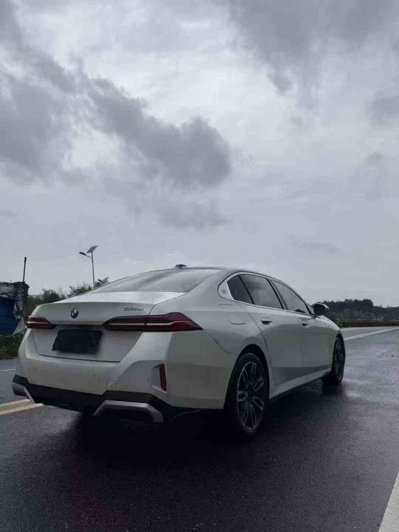 张家界24年宝马5系7