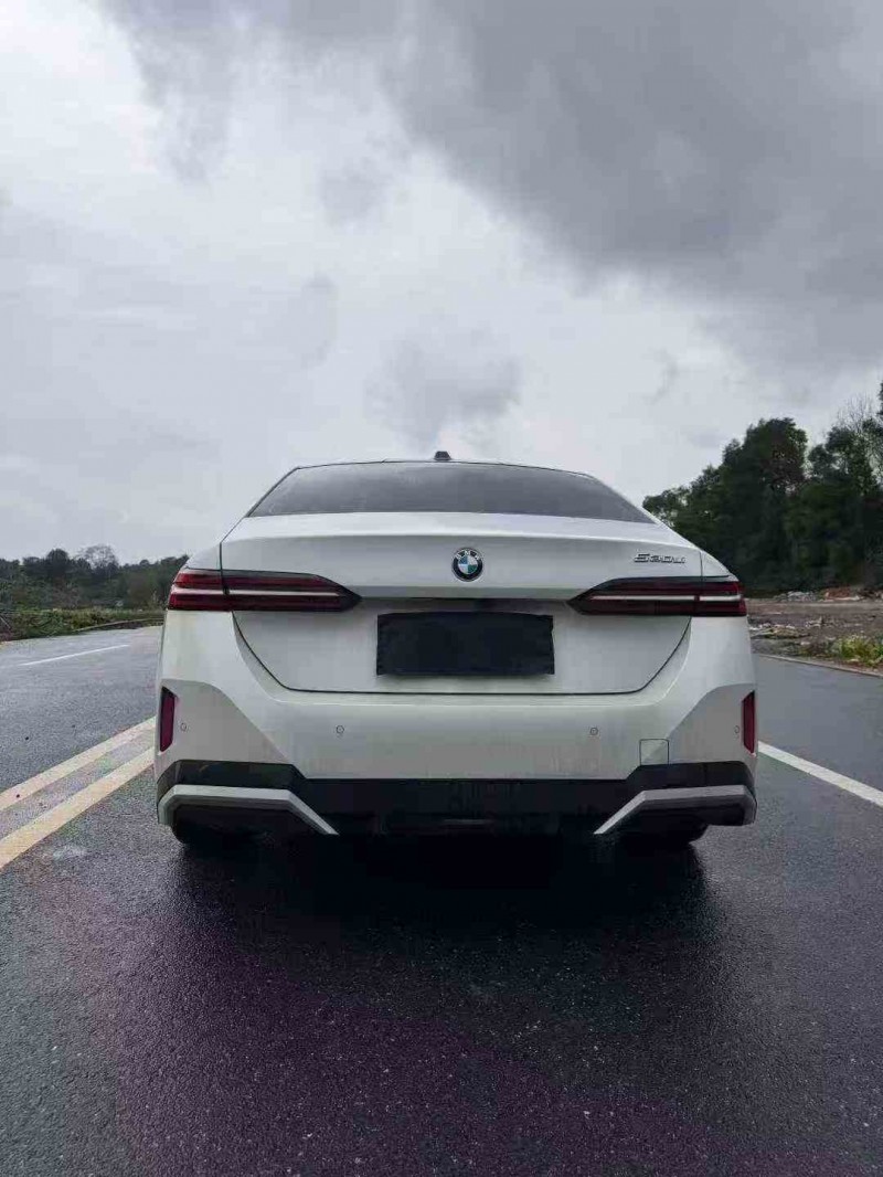 张家界24年宝马5系9