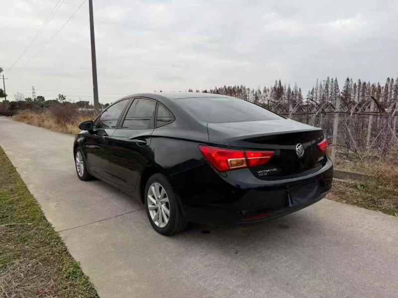 湖州15年别克威朗7