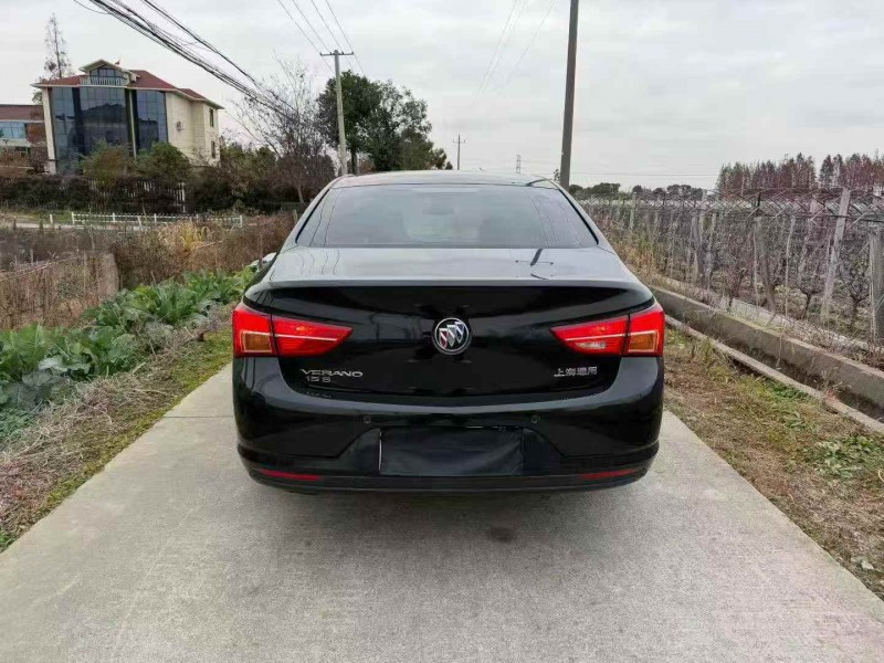 湖州15年别克威朗9