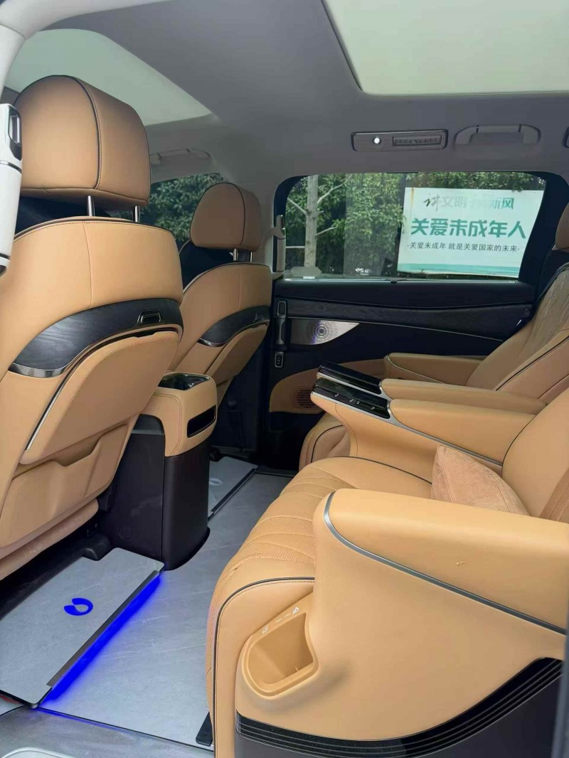 淮南25年腾势D95