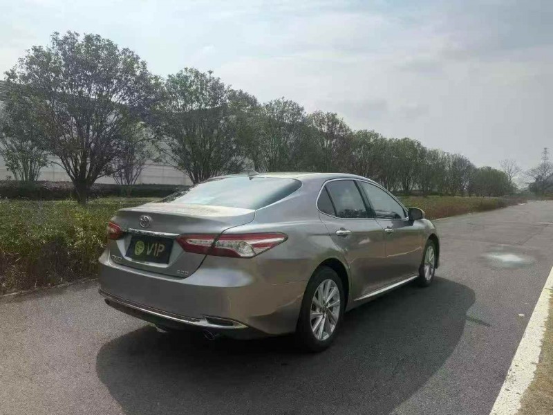 苏州23年丰田凯美瑞8