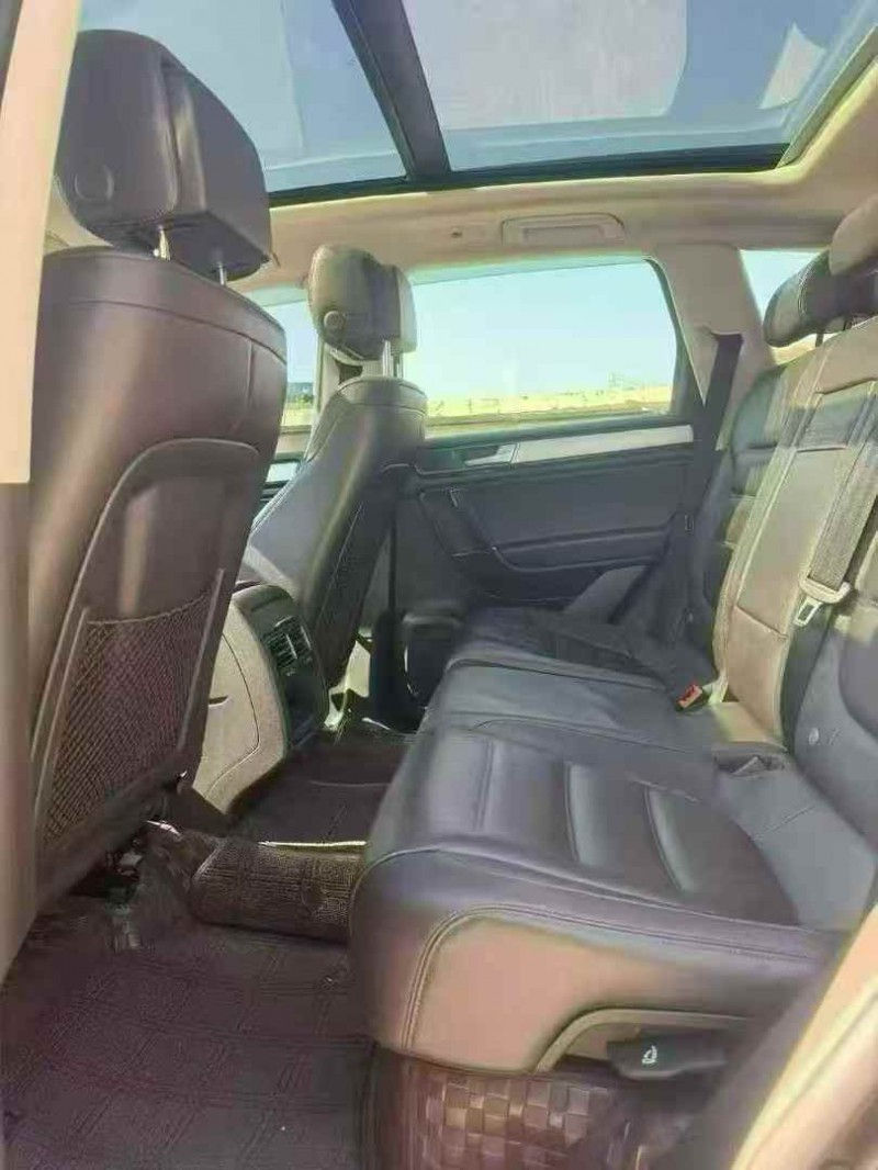 遵义17年大众途锐5