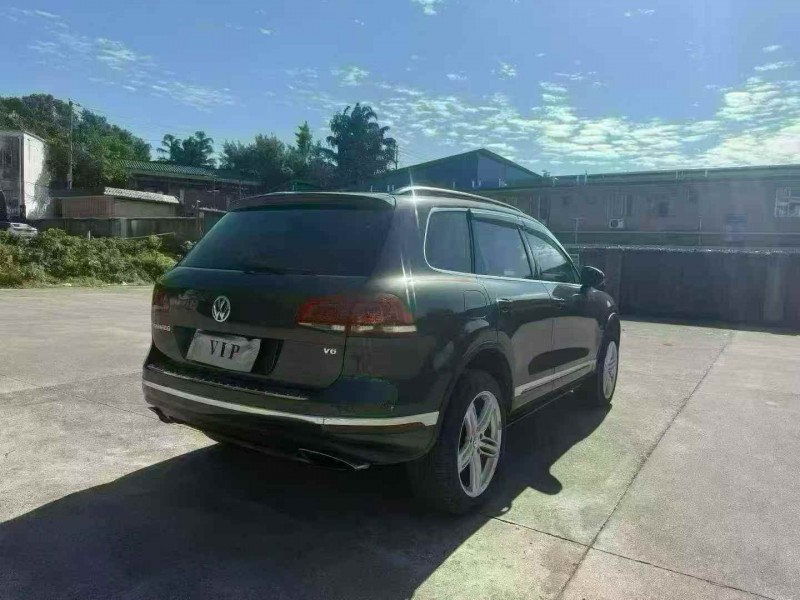 遵义17年大众途锐7