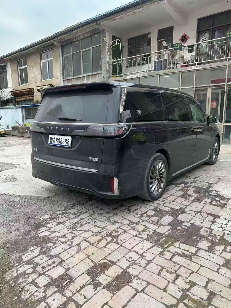 菏泽23年岚图汽车梦想家8