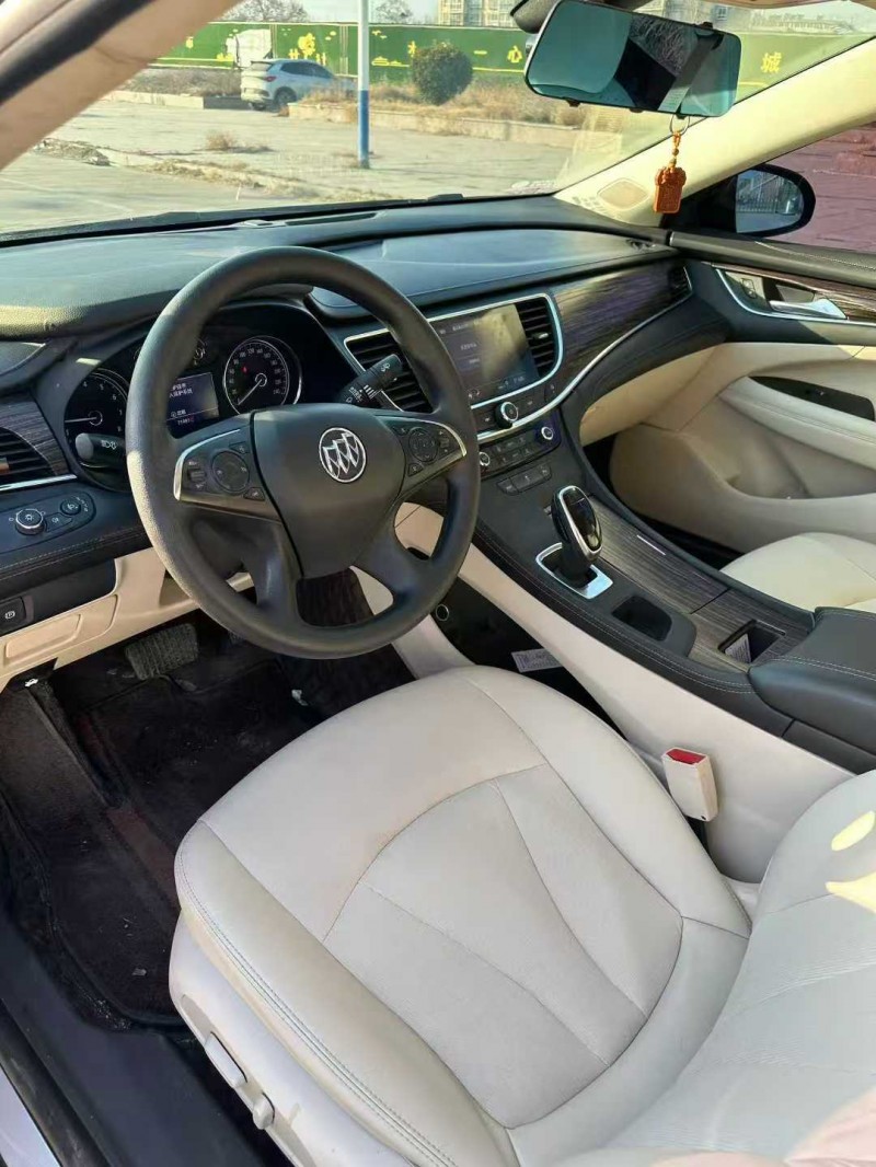 枣庄20年别克君越5