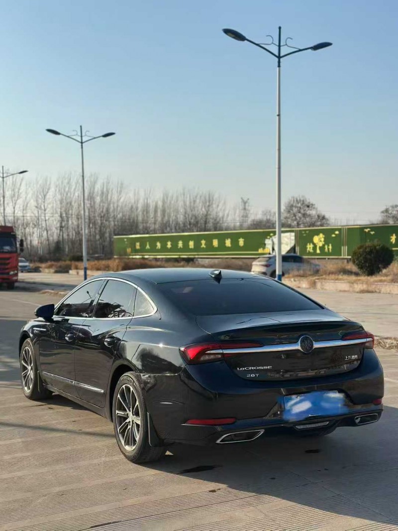 枣庄20年别克君越8