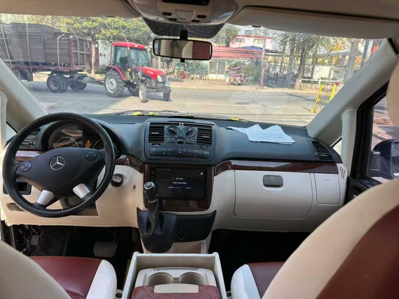 枣庄17年奔驰唯雅诺4