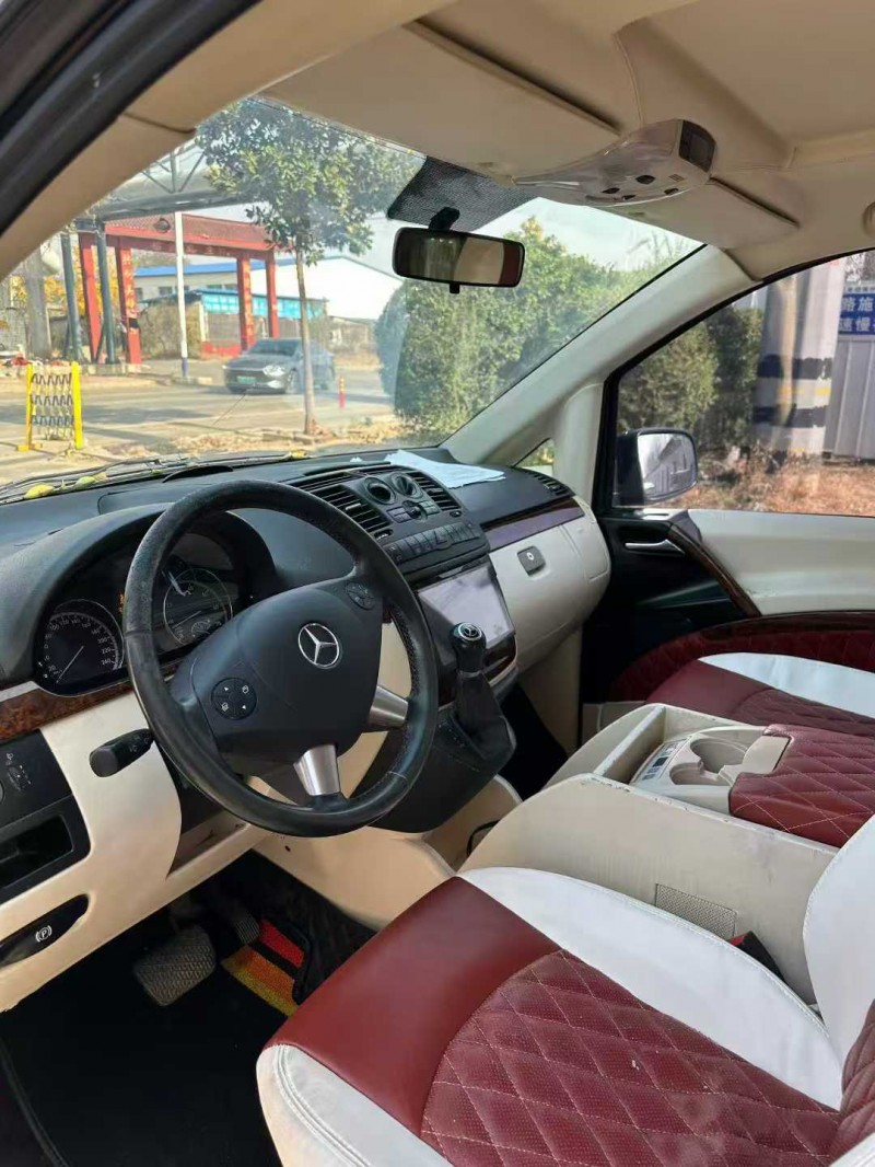 枣庄17年奔驰唯雅诺5