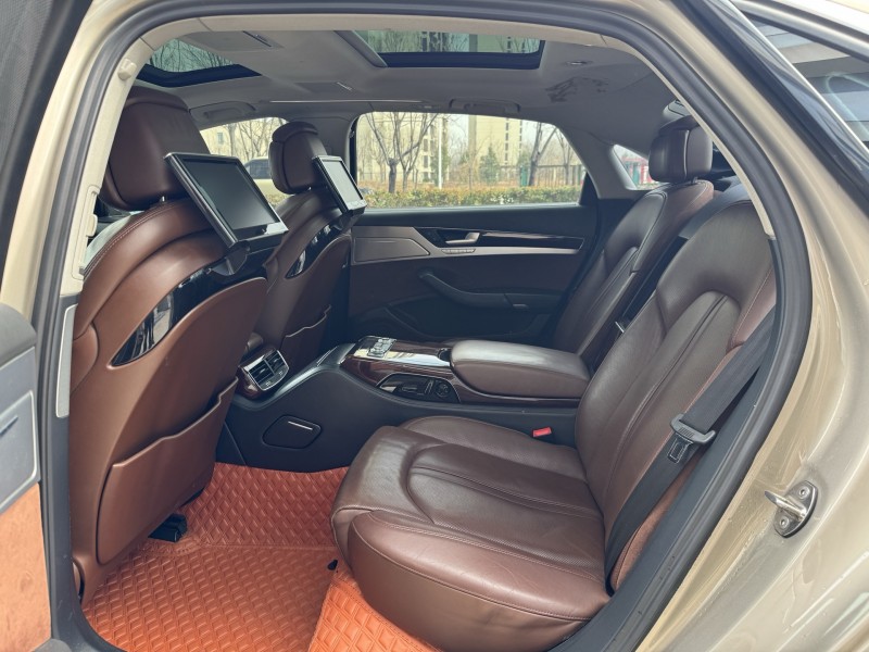 濟寧12年奧迪A8L6