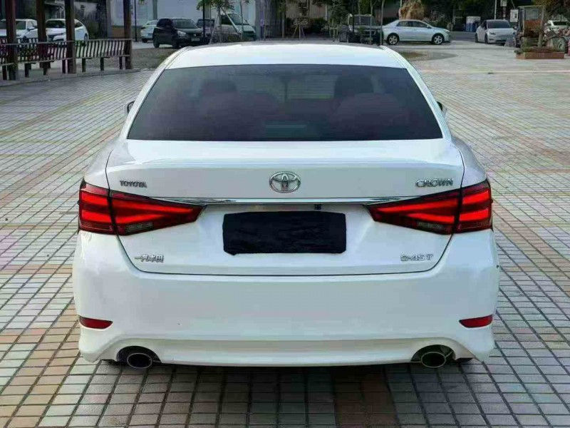 佛山19年丰田皇冠9