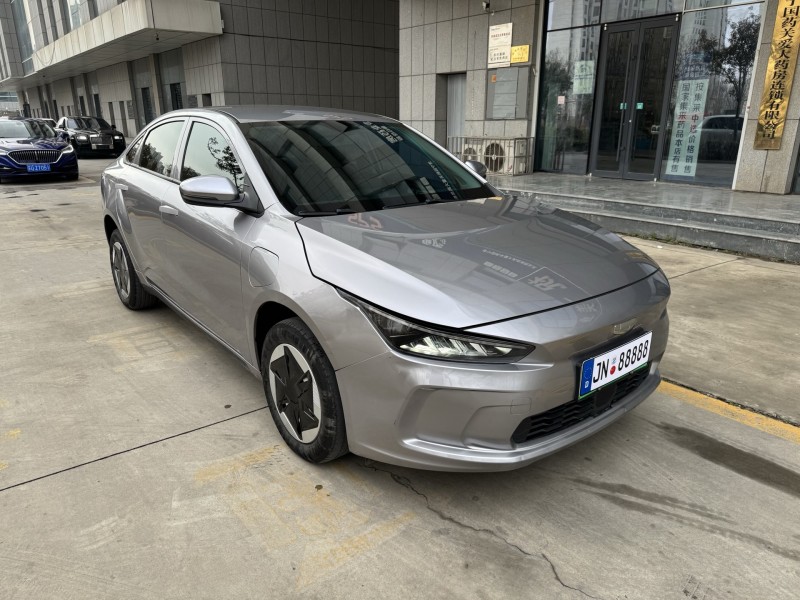 济宁24年吉利几何2