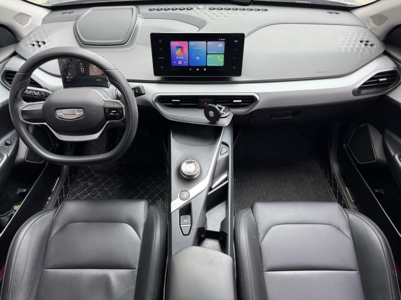 济宁24年吉利几何4