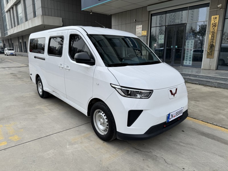 济宁25年五菱汽车扬光2