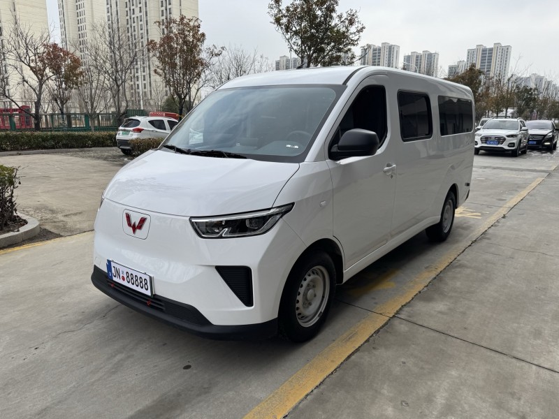 济宁25年五菱汽车扬光3