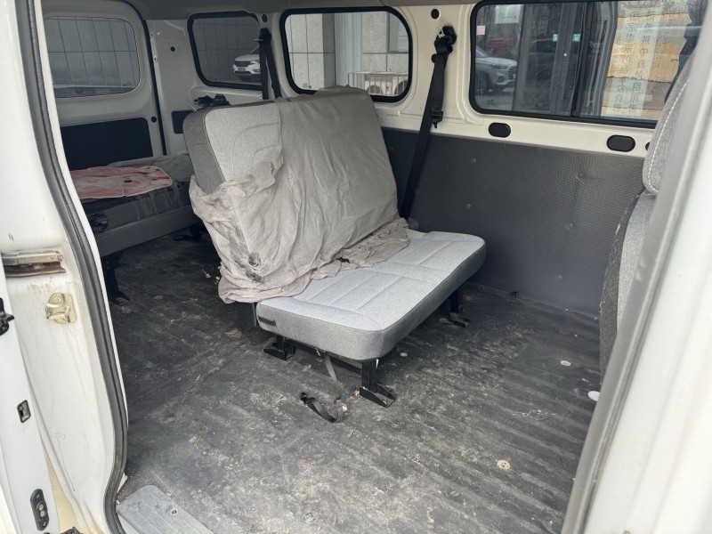 济宁25年五菱汽车扬光4