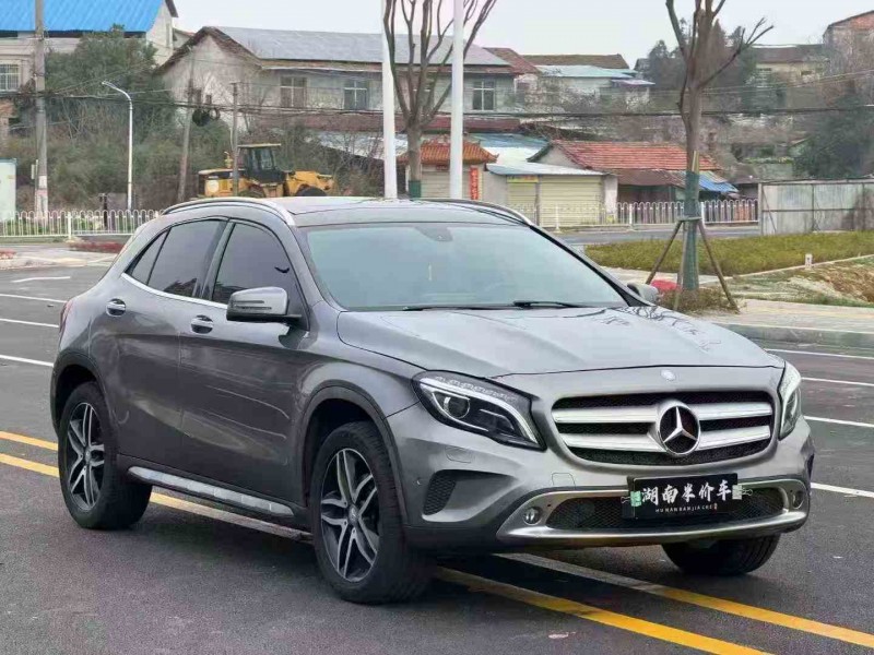 张家界15年奔驰GLA2