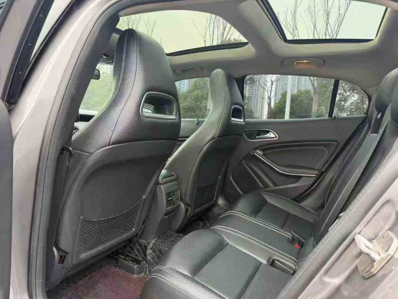 张家界15年奔驰GLA6