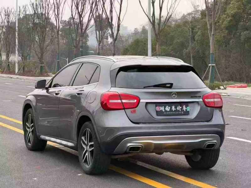张家界15年奔驰GLA8