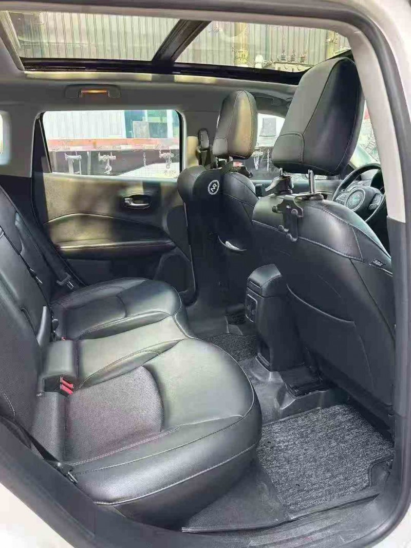 汕頭17年Jeep指南者4