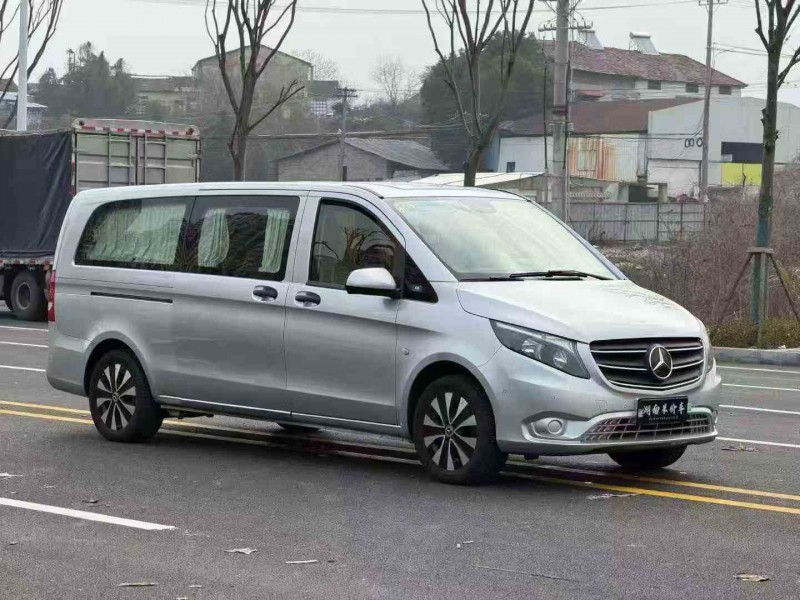 衡阳22年奔驰威霆2