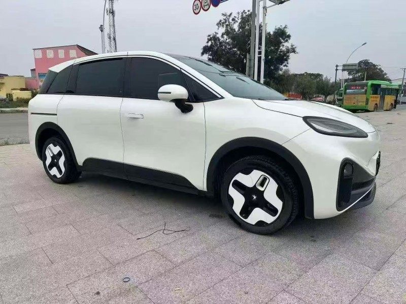 保定25年极狐汽车考拉2